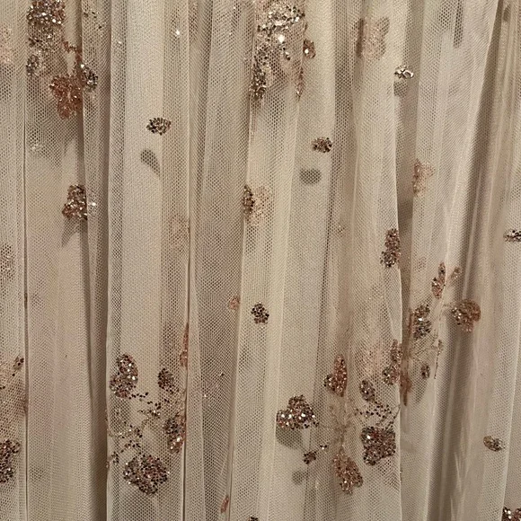 Soieblu gown size large (8/10). Pale pink with gold glitter flowers and hearts - Picture 9 of 10